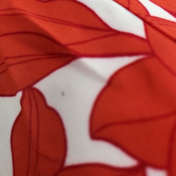 T Tahari Blouse Size XS Floral V Neck Sleeveless Blouse NWT - Picture 12 of 12